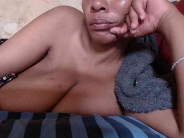 diamondboobs44dddx webcam