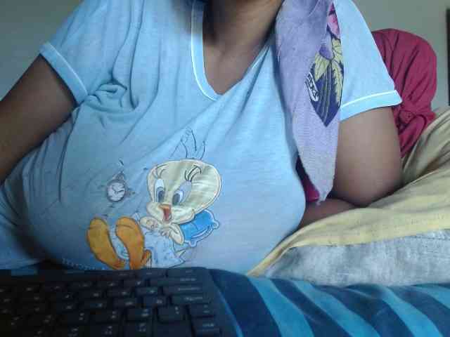 diamondboobs44dddx webcam