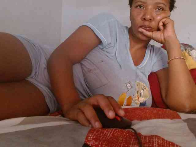 diamondboobs44dddx webcam