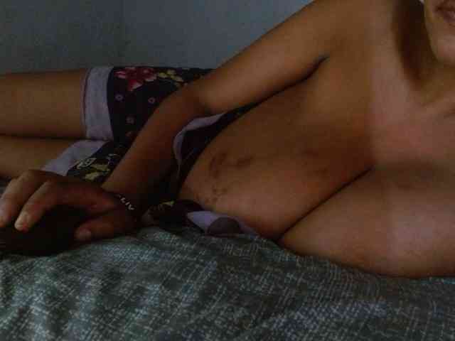 diamondboobs44dddx webcam