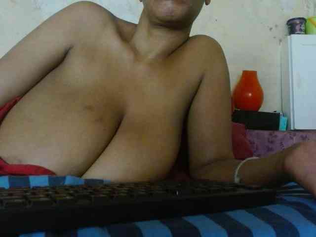 diamondboobs44dddx webcam