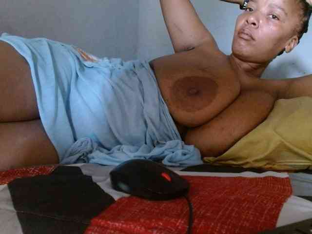 diamondboobs44dddx webcam