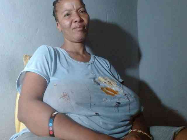 diamondboobs44dddx webcam