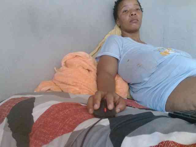 diamondboobs44dddx webcam