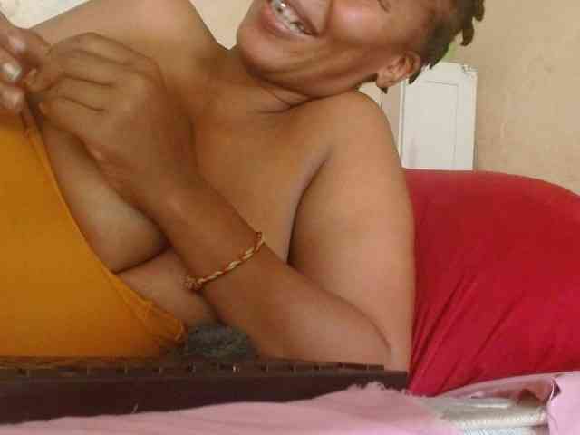 diamondboobs44dddx webcam