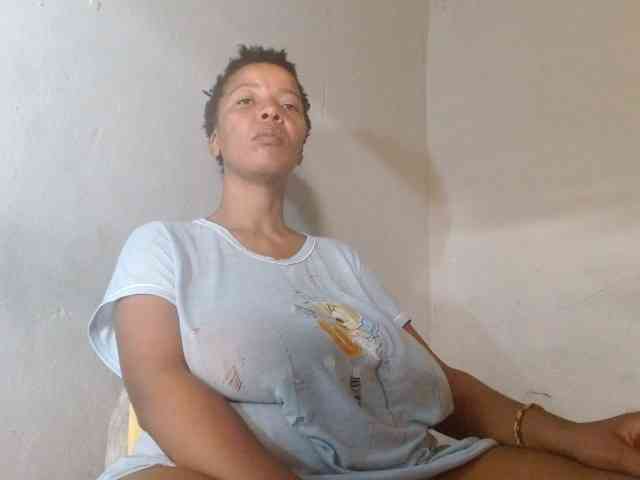 diamondboobs44dddx webcam