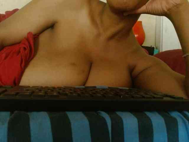 diamondboobs44dddx webcam