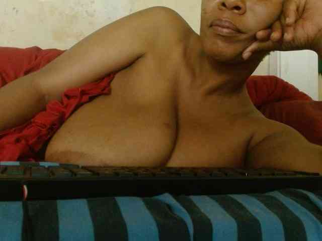 diamondboobs44dddx webcam