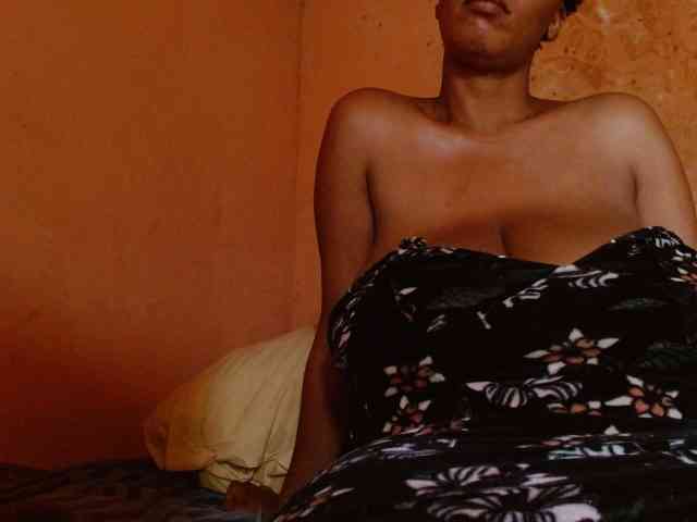 diamondboobs44dddx webcam