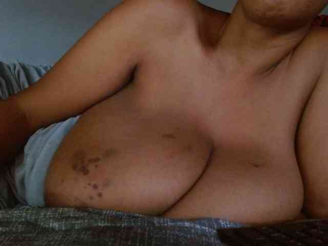 diamondboobs44dddx webcam