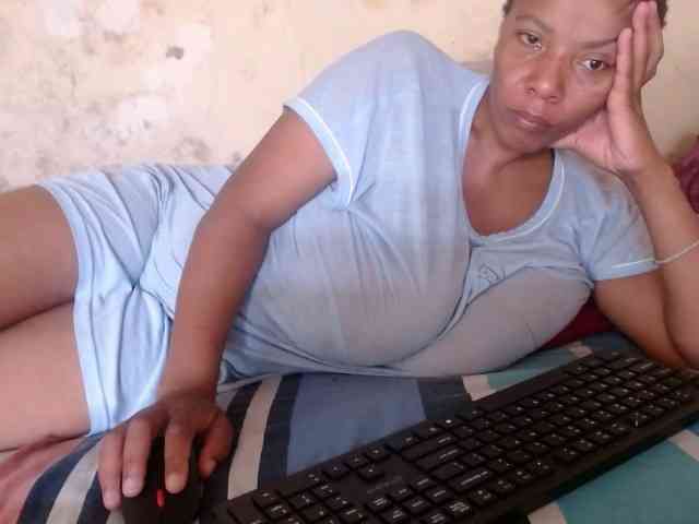 diamondboobs44dddx webcam