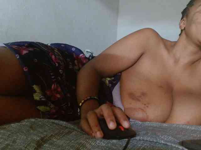 diamondboobs44dddx webcam