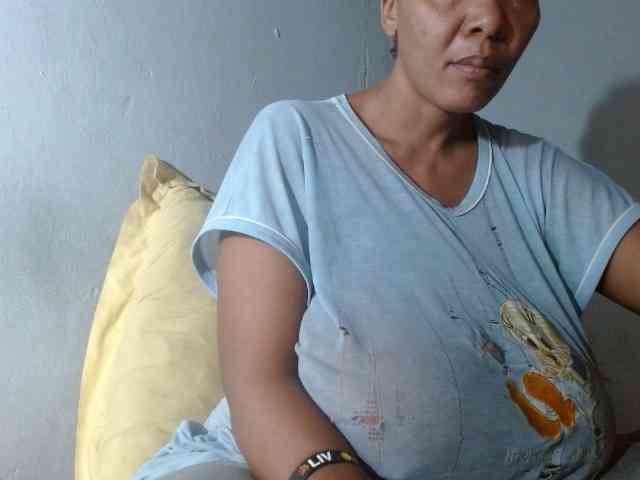 diamondboobs44dddx webcam