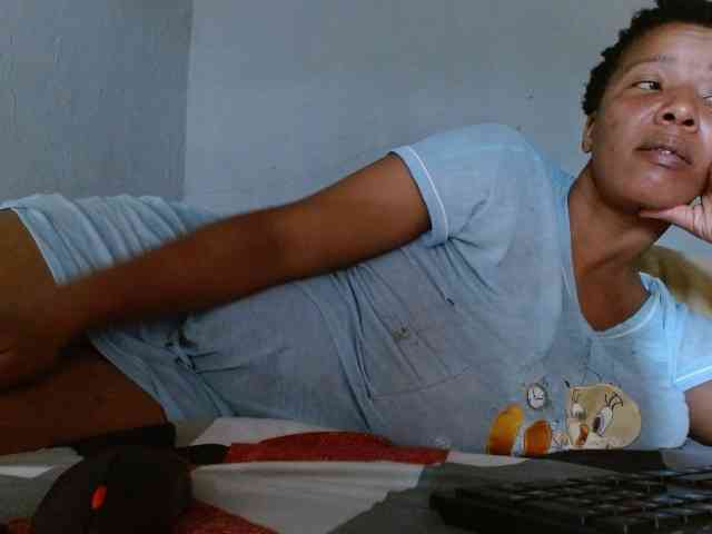 diamondboobs44dddx webcam