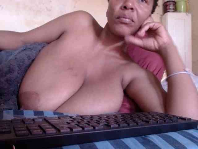 diamondboobs44dddx webcam