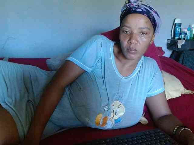 diamondboobs44dddx webcam