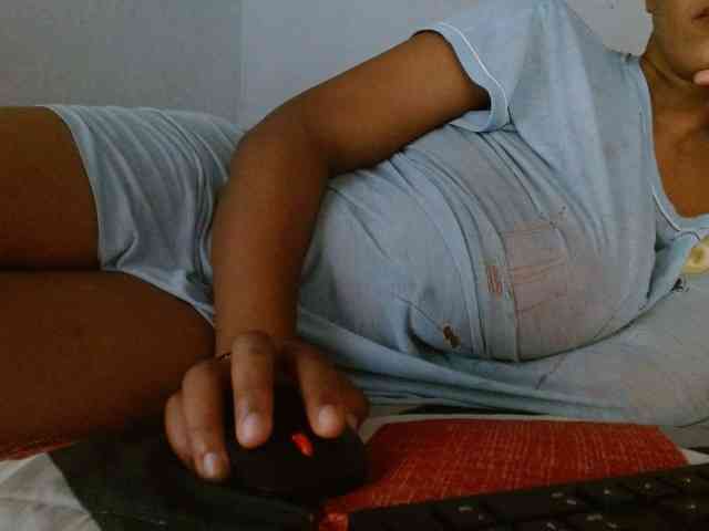 diamondboobs44dddx webcam