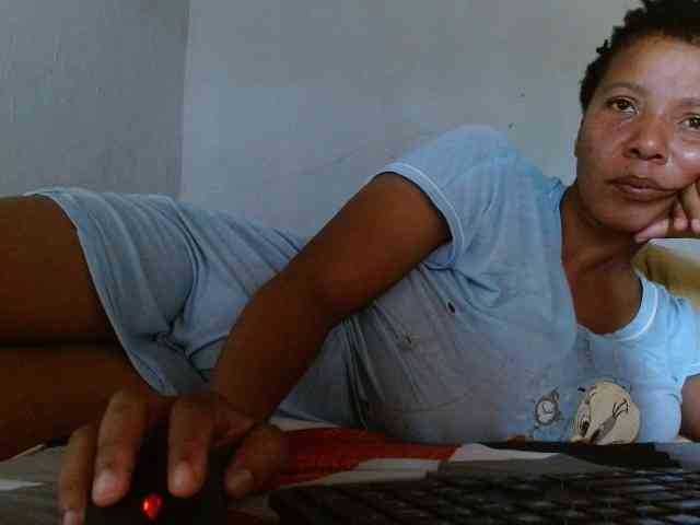 diamondboobs44dddx webcam