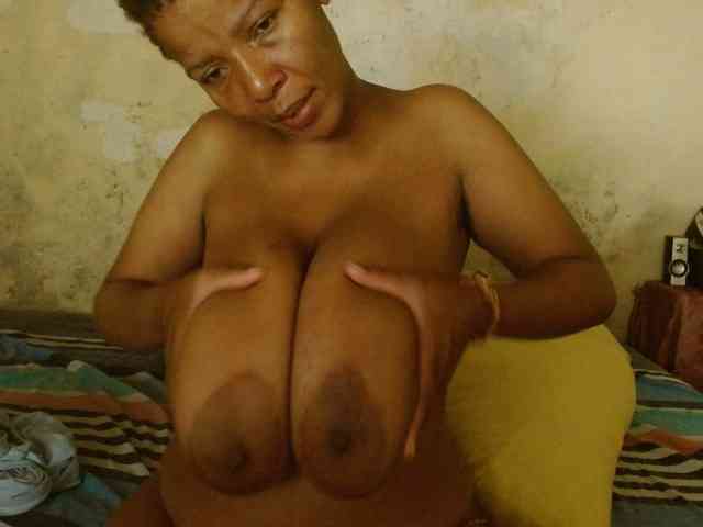 diamondboobs44dddx webcam