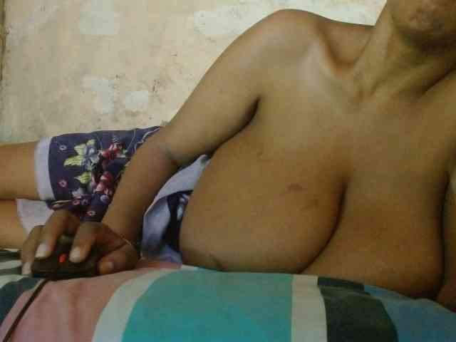 diamondboobs44dddx webcam