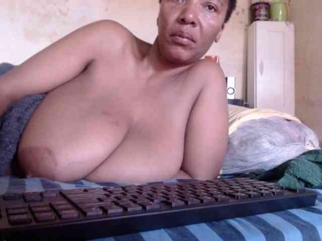 diamondboobs44dddx webcam