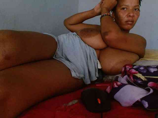 diamondboobs44dddx webcam