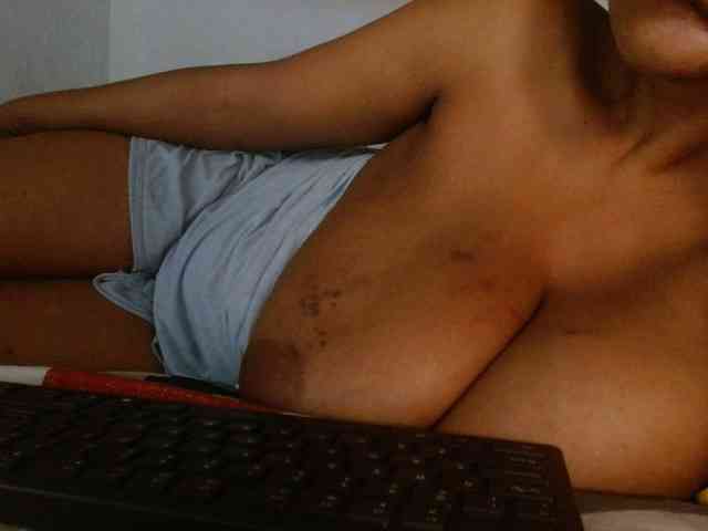 diamondboobs44dddx webcam