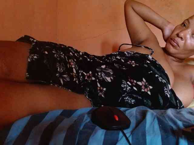 diamondboobs44dddx webcam