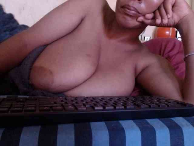 diamondboobs44dddx webcam