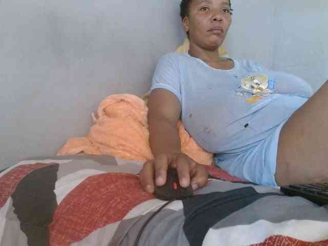 diamondboobs44dddx webcam