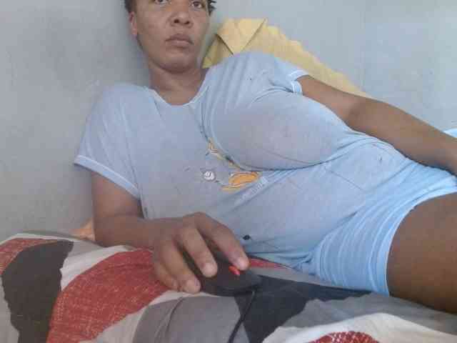 diamondboobs44dddx webcam