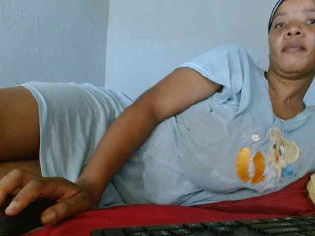 diamondboobs44dddx webcam