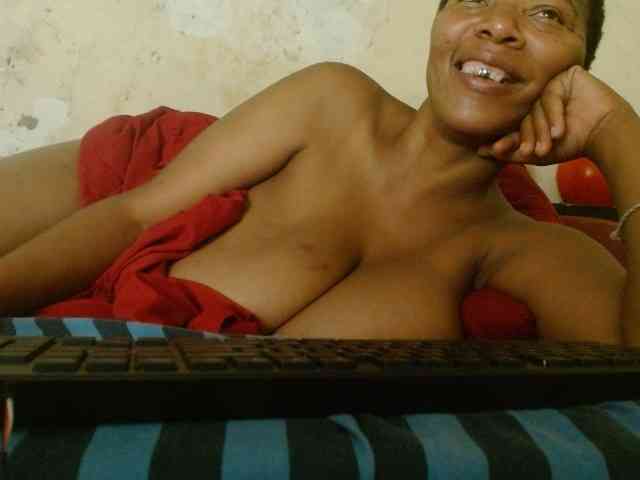 diamondboobs44dddx webcam