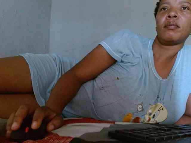 diamondboobs44dddx webcam