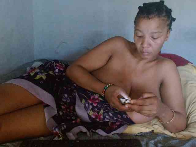 diamondboobs44dddx webcam