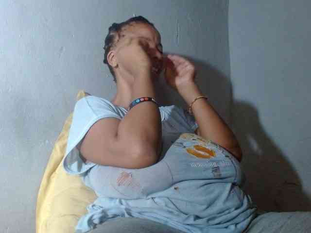 diamondboobs44dddx webcam