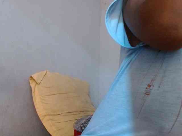 diamondboobs44dddx webcam