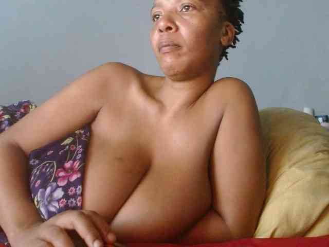 diamondboobs44dddx webcam