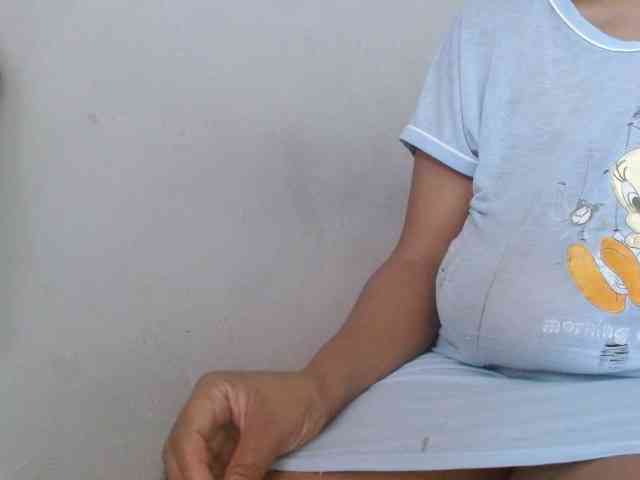 diamondboobs44dddx webcam