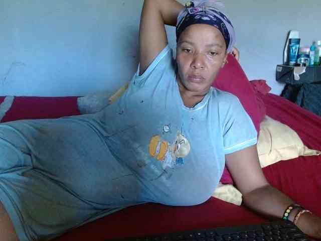 diamondboobs44dddx webcam