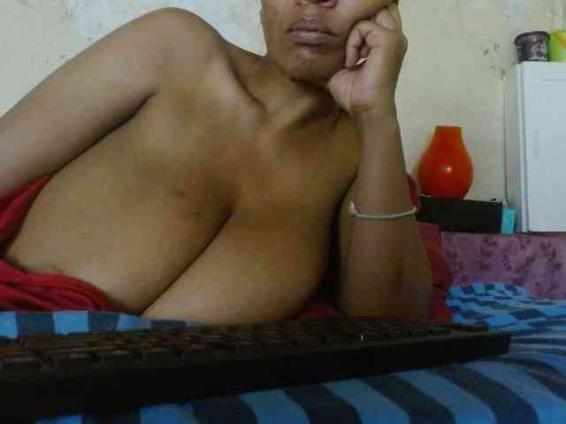 diamondboobs44dddx webcam