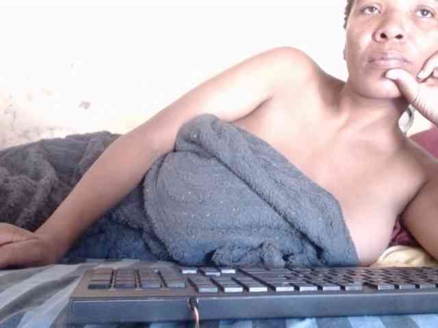 diamondboobs44dddx webcam