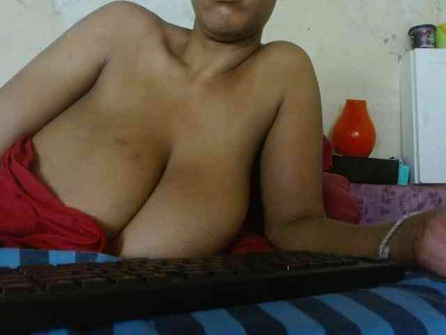 diamondboobs44dddx webcam