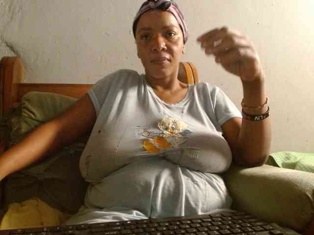 diamondboobs44dddx webcam