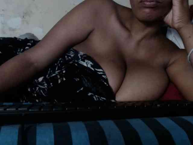 diamondboobs44dddx webcam