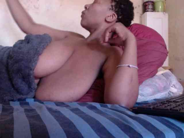 diamondboobs44dddx webcam