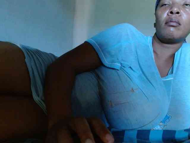 diamondboobs44dddx webcam