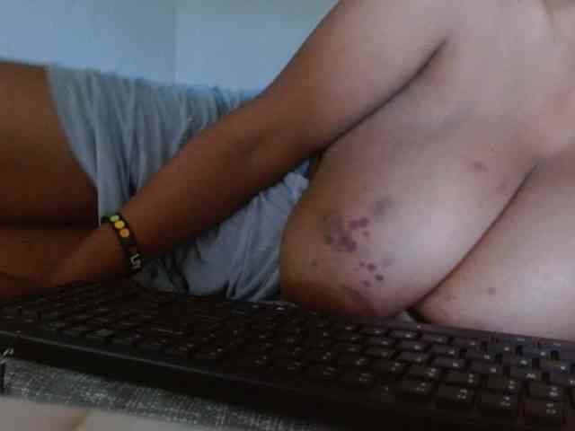 diamondboobs44dddx webcam