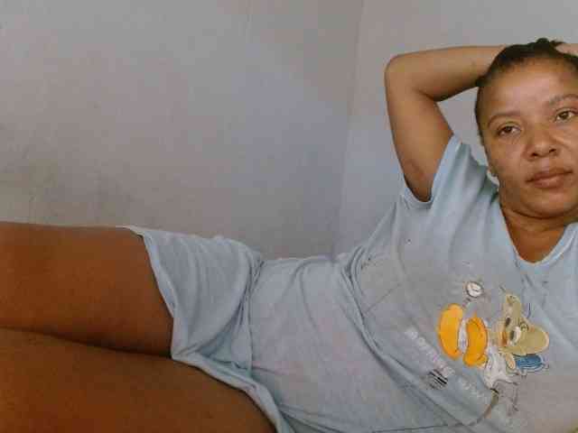 diamondboobs44dddx webcam