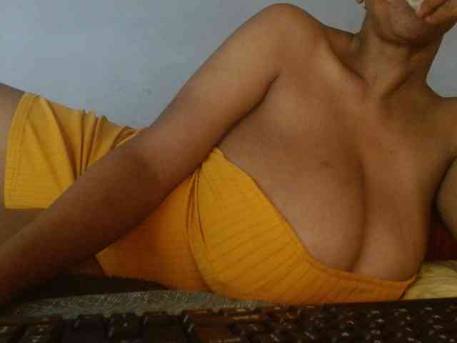 diamondboobs44dddx webcam